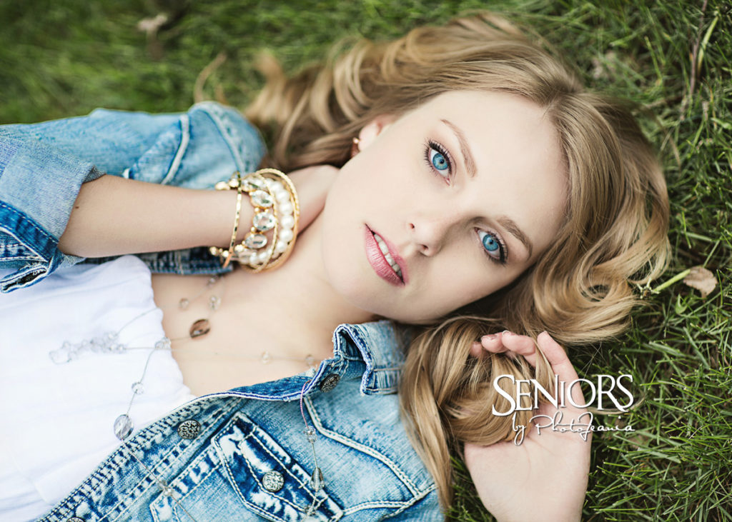 Nature Senior Picture Ideas Laying in Grass